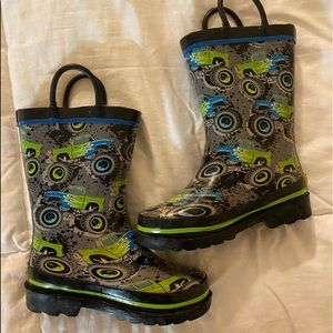 Boys rain boots